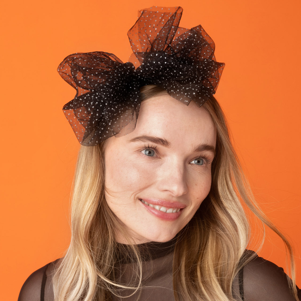 510484-Halloween-VelvetGlitterTulleHeadband-Black-Model-3-1280x1280px-1.jpg
